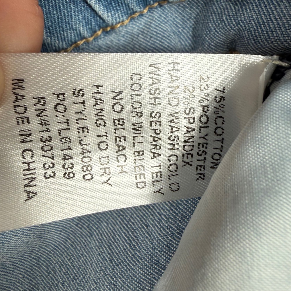 Umgee Distressed Straight Leg Jeans 9 Blue Y2K Edgy Streetwear Light Wash NWT - Picture 4 of 8